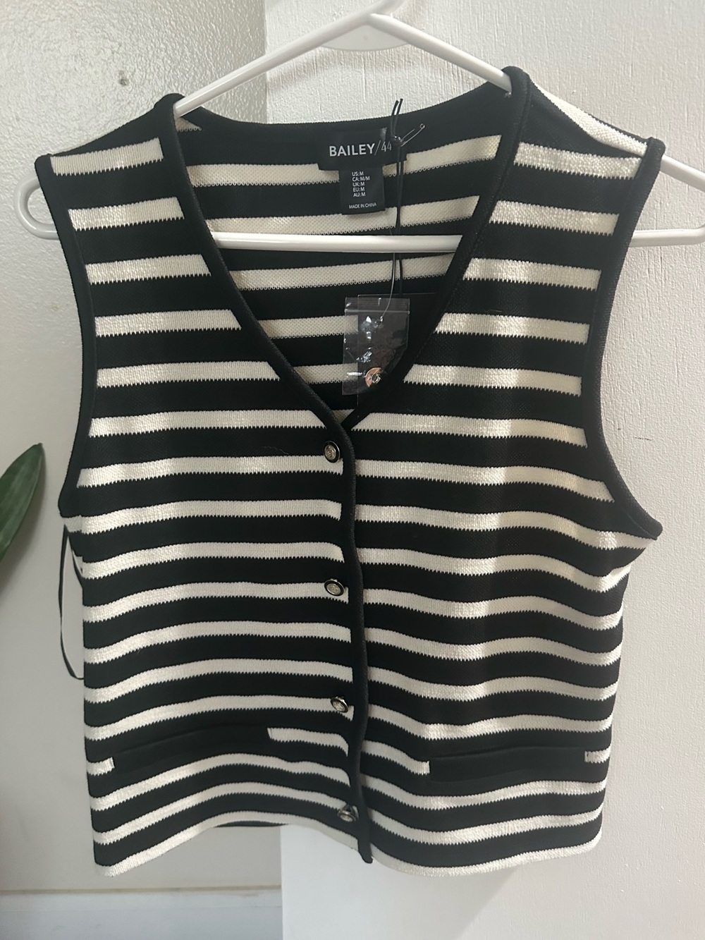 Bailey 44 Black & Off White Striped Sweater Vest Size Medium